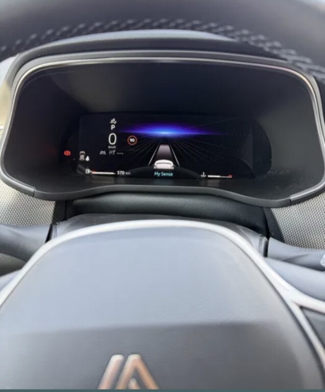 RENAULT  2025 — imagine 5