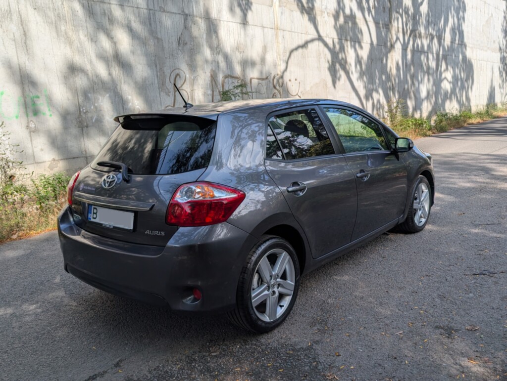 TOYOTA Auris 2011 — imagine 2
