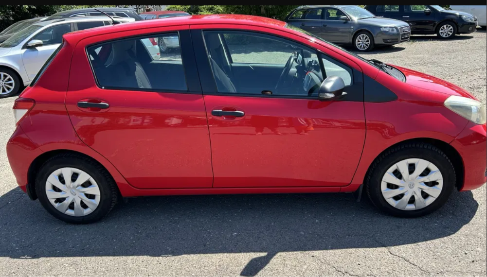 TOYOTA Yaris 2012 — imagine 3