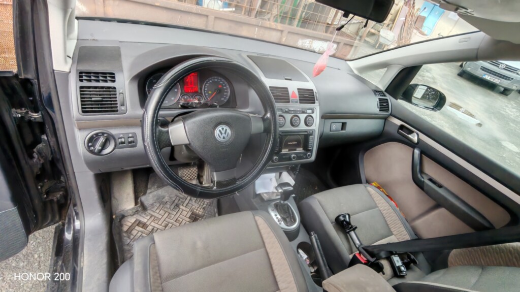 VOLKSWAGEN Touran 2008 — imagine 9