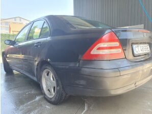 Mercedes-Benz C 180